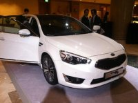 Первые снимки интерьера Kia Cadenza Первые снимки интерьера Kia Cadenza