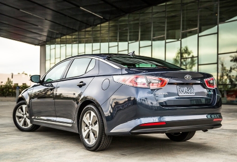 Обновленный Kia Optima Hybrid представлен на Женевском автосалоне Обновленный Kia Optima Hybrid представлен на Женевском автосалоне