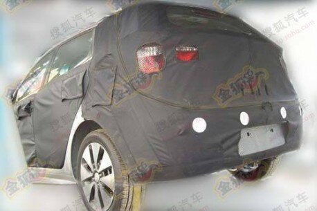 kia-k2-hatchback-china-spy-4-458x305.jpg