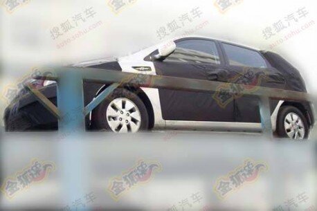 kia-k2-hatchback-china-spy-1-458x305.jpg